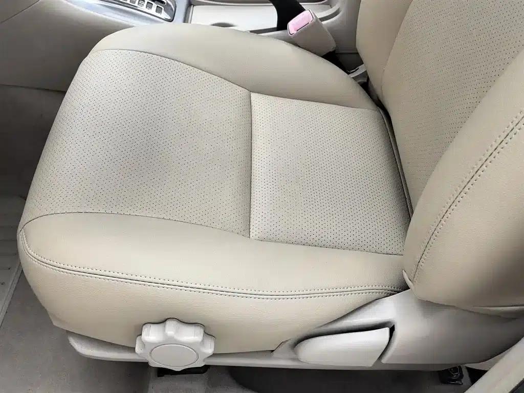 Corolla 2013 1.6L Automatic Premium Edition — миниатюра 20
