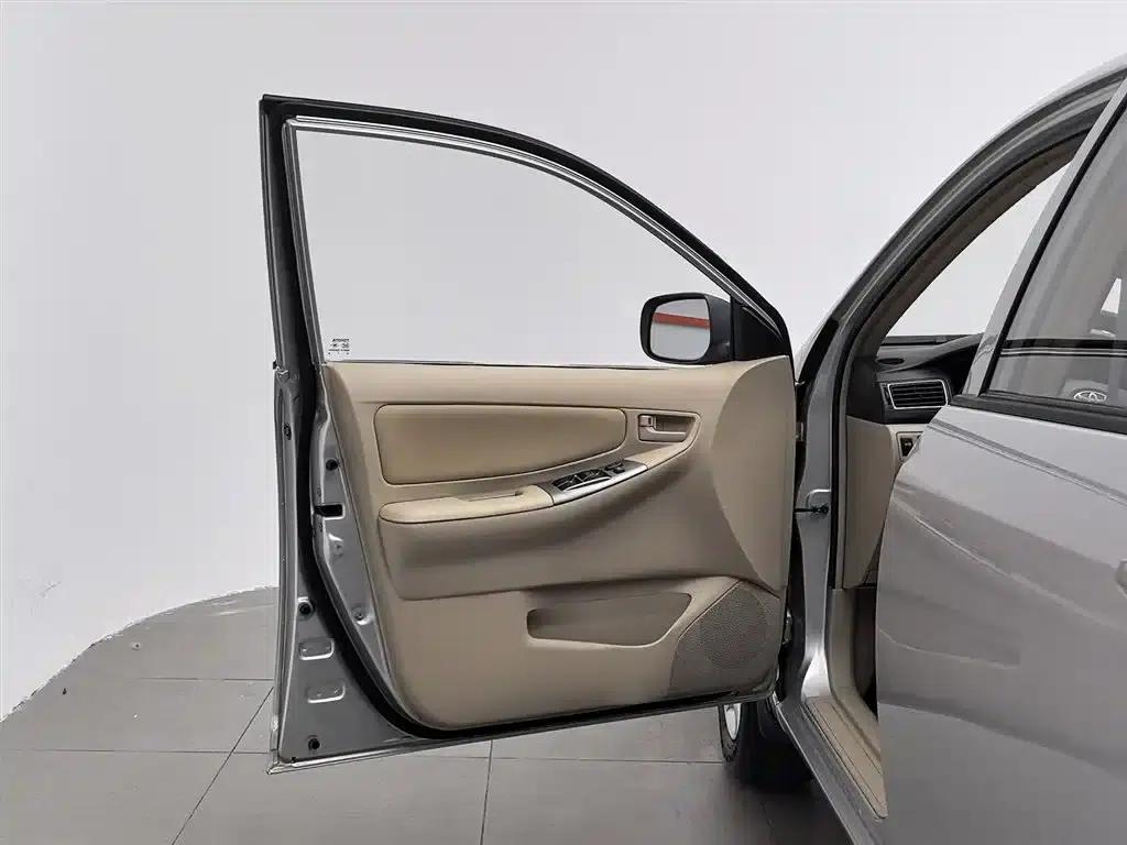 Corolla 2013 1.6L Automatic Premium Edition — миниатюра 8