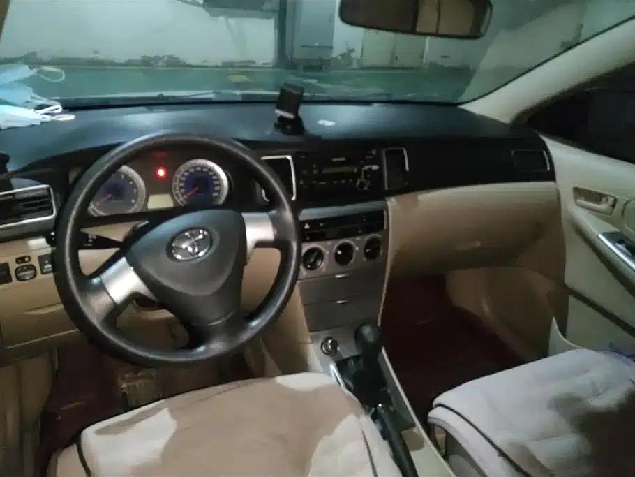 2013 Corolla 1.6L Manual Deluxe Edition — миниатюра 12