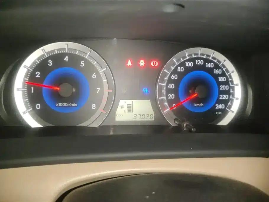 2013 Corolla 1.6L Manual Deluxe Edition — миниатюра 14