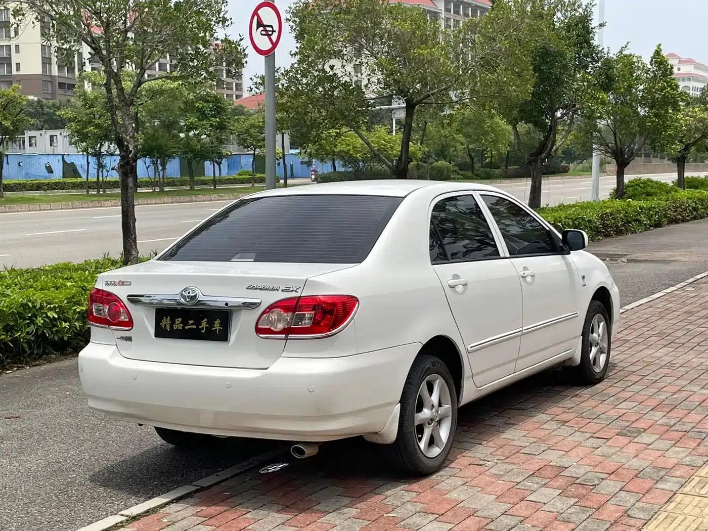 2011 Corolla 1.6L Automatic Deluxe Edition — миниатюра 7