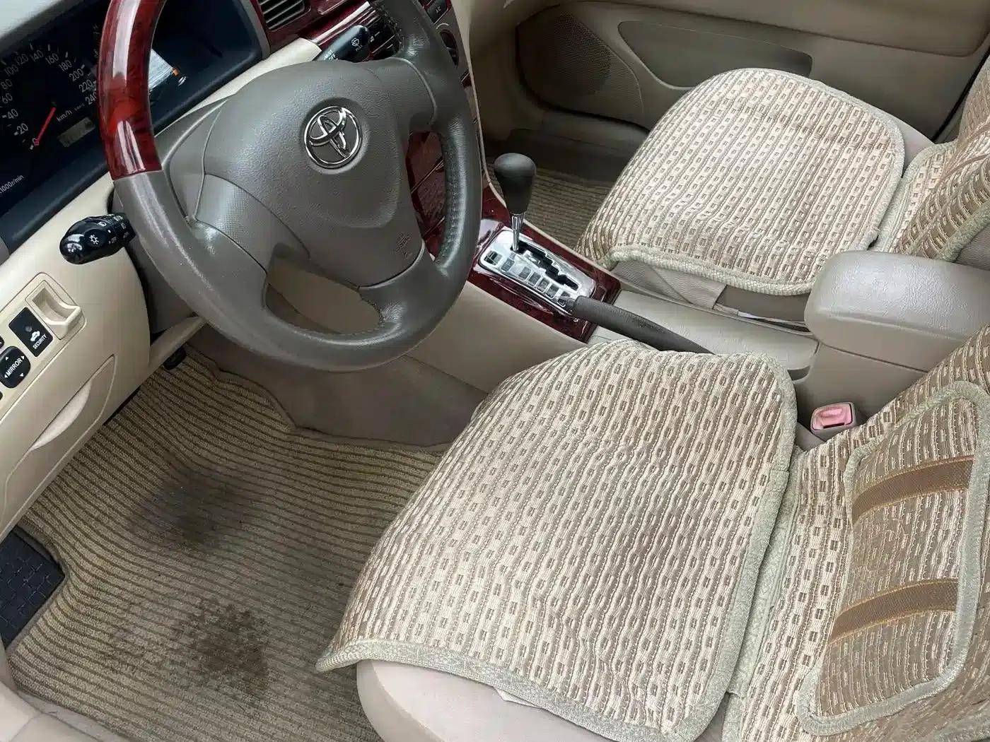 Corolla 2011 1.6L Automatic Classic Edition — миниатюра 4