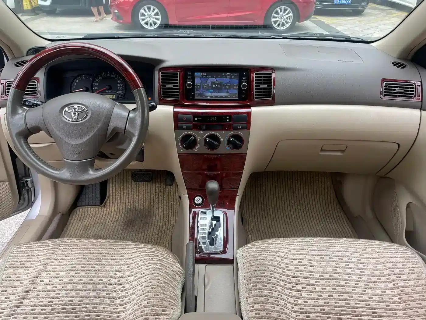 Corolla 2011 1.6L Automatic Classic Edition — миниатюра 5