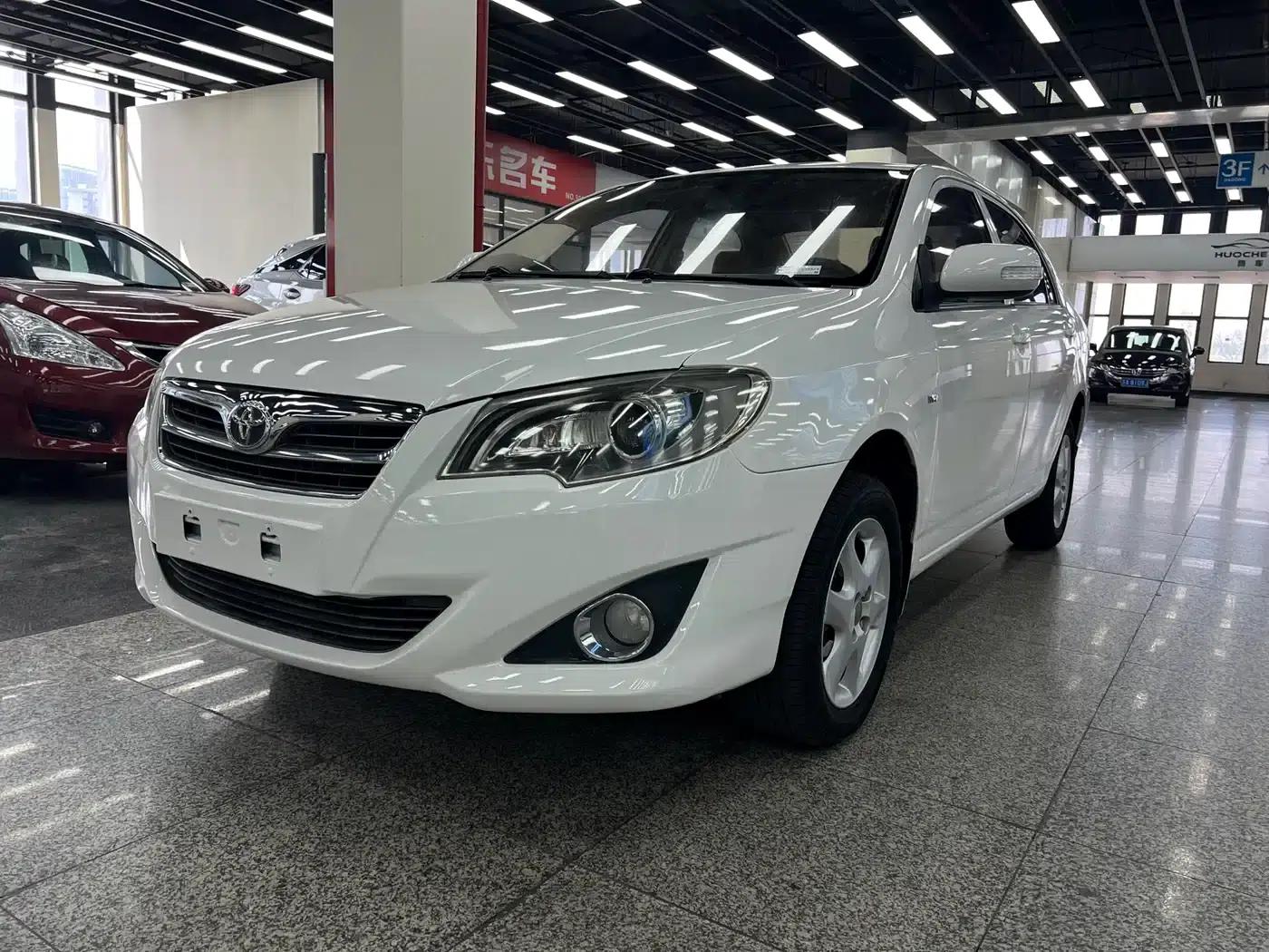 Corolla 2013 1.6L Automatic Deluxe Edition — миниатюра 2