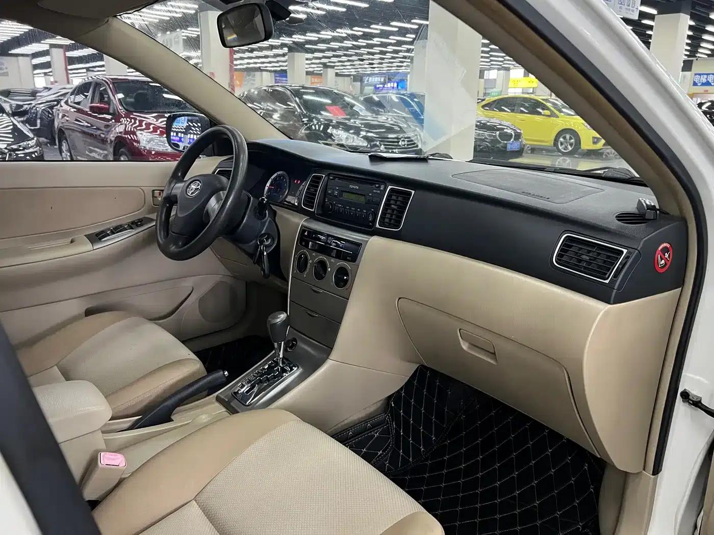 Corolla 2013 1.6L Automatic Deluxe Edition — миниатюра 13