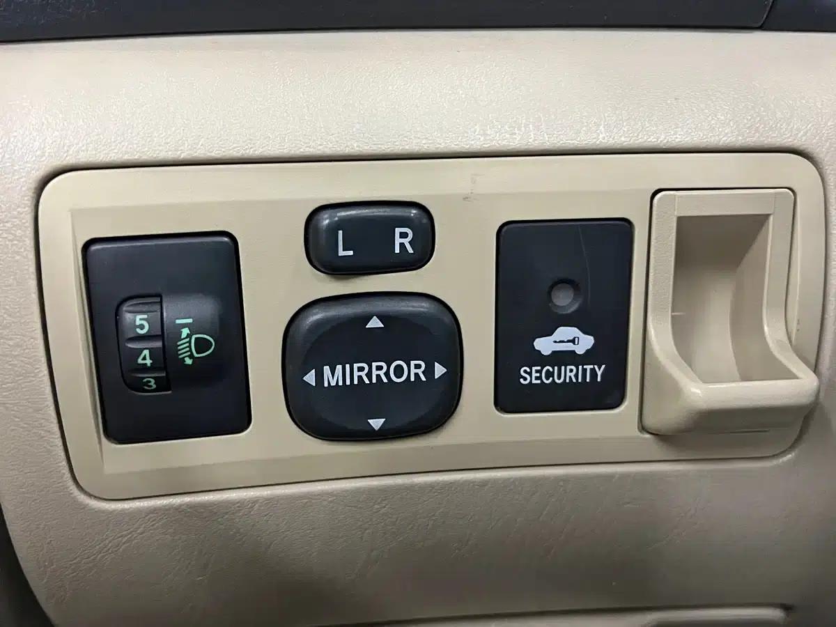 Corolla 2013 1.6L Automatic Deluxe Edition — миниатюра 14
