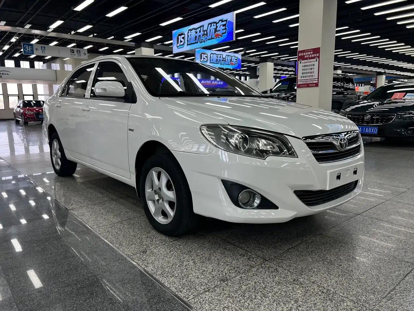 Corolla 2013 1.6L Automatic Deluxe Edition — миниатюра 3