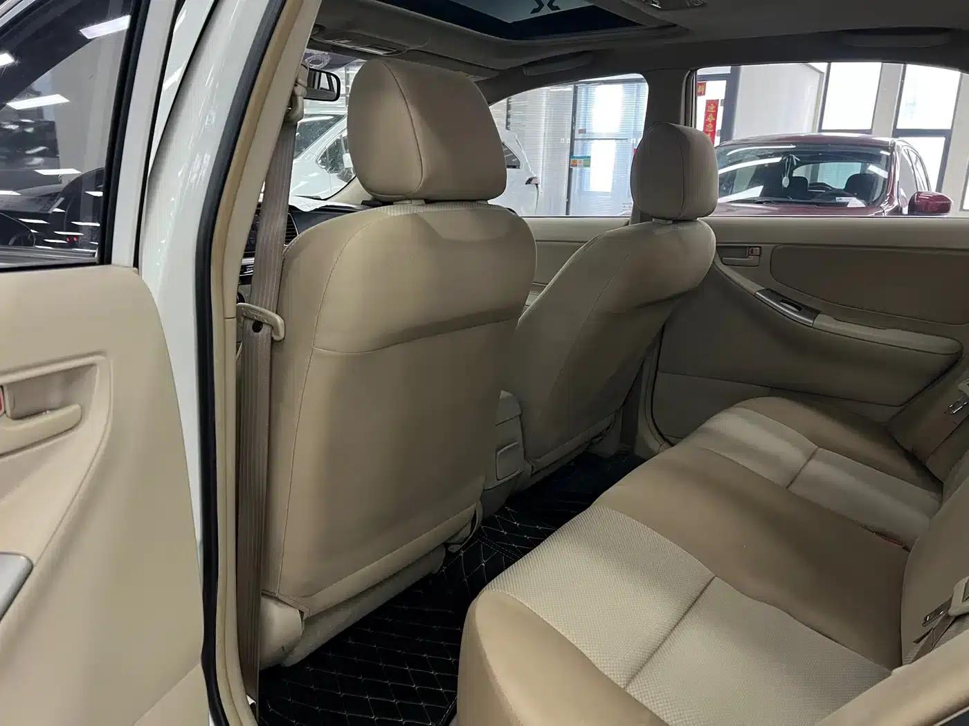 Corolla 2013 1.6L Automatic Deluxe Edition — миниатюра 5
