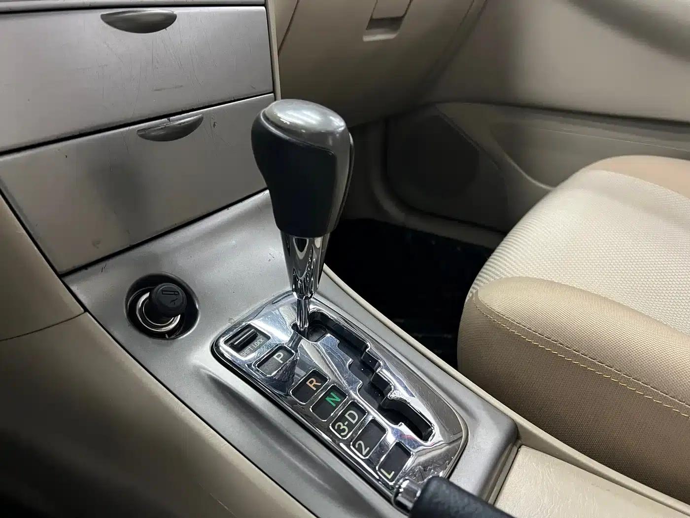 Corolla 2013 1.6L Automatic Deluxe Edition — миниатюра 6