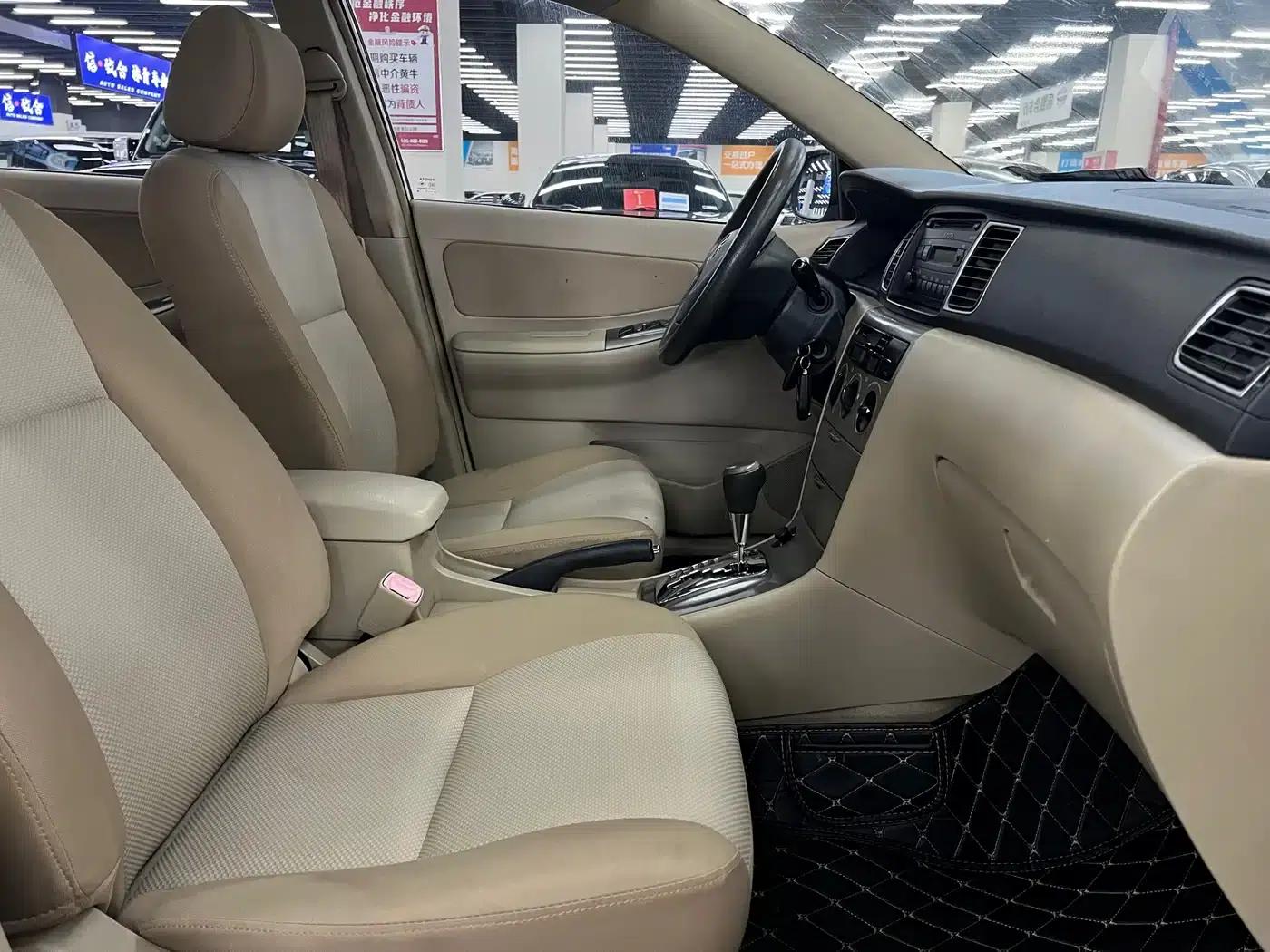 Corolla 2013 1.6L Automatic Deluxe Edition — миниатюра 10