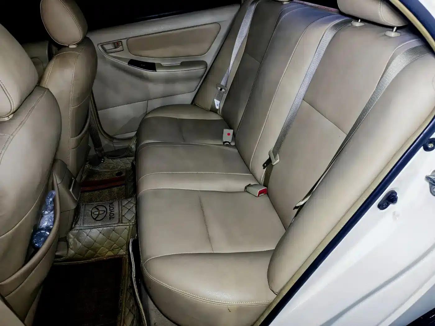 2013 Corolla 1.6L Manual Premium Edition — миниатюра 4
