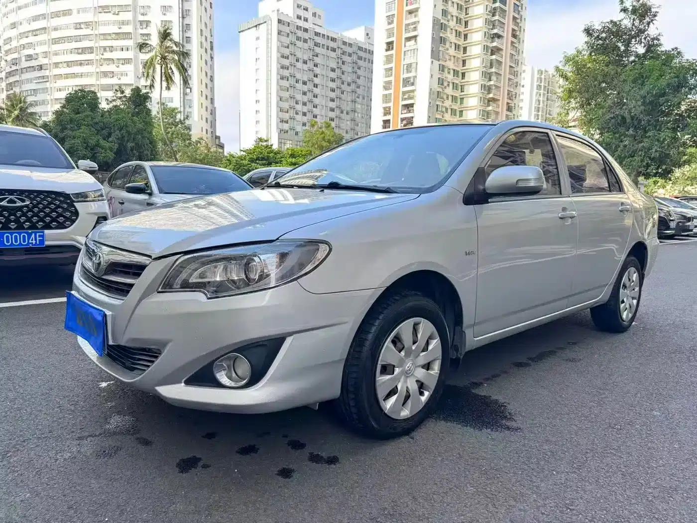 Corolla 2013 1.6L Automatic Premium Edition — миниатюра 1