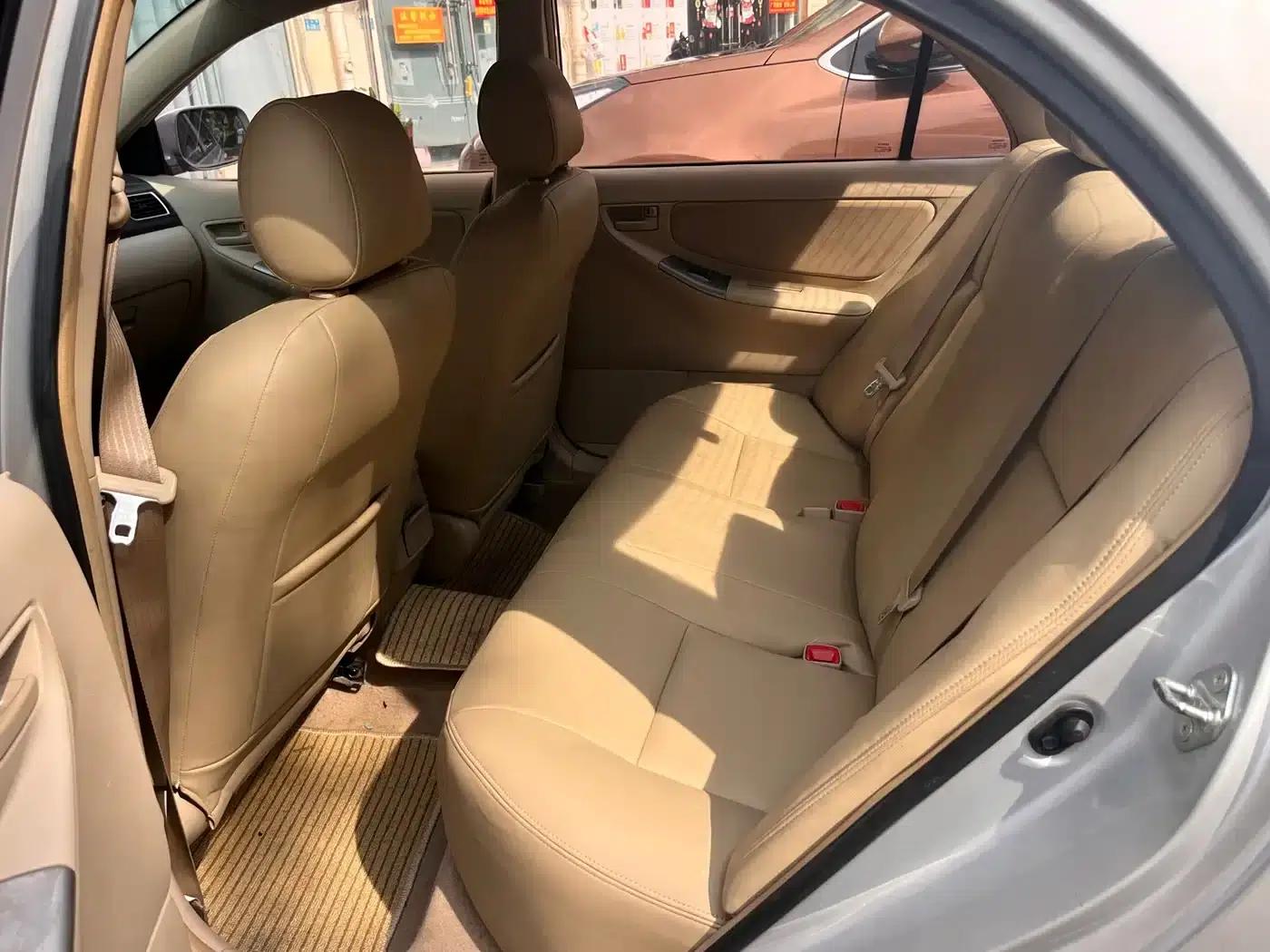 Corolla 2013 1.6L Automatic Premium Edition — миниатюра 9