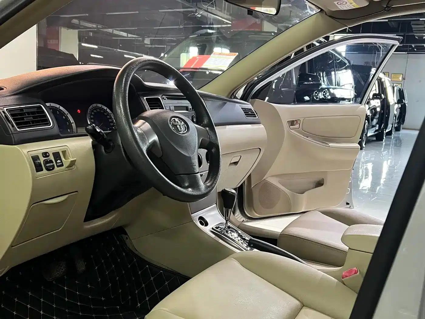 2011 Corolla 1.6L Automatic Deluxe Edition — миниатюра 5