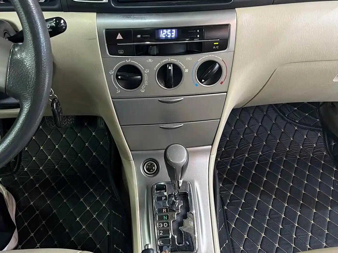 2011 Corolla 1.6L Automatic Deluxe Edition — миниатюра 7
