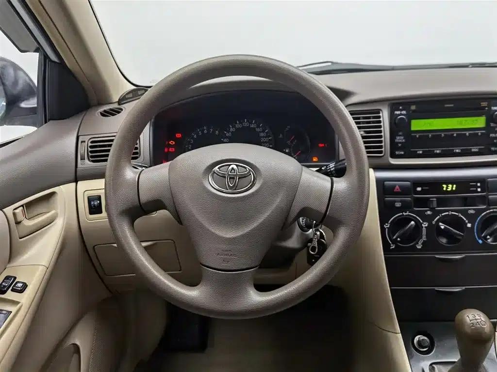Corolla 2010 1.6L Manual Classic Edition — миниатюра 11