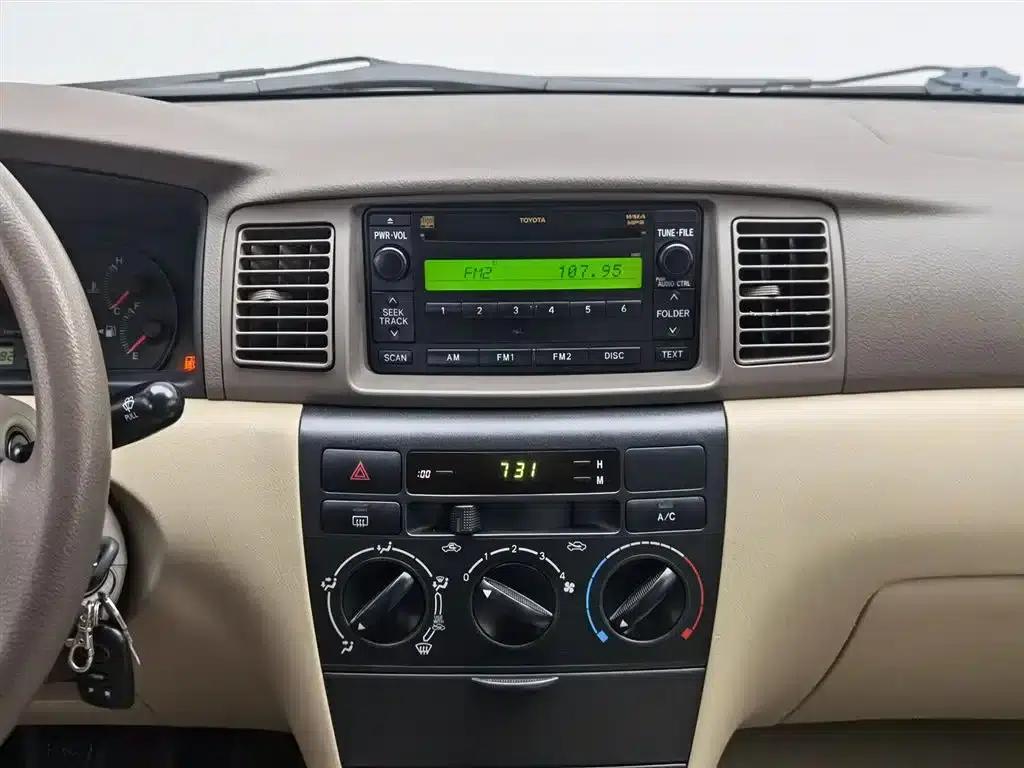 Corolla 2010 1.6L Manual Classic Edition — миниатюра 12