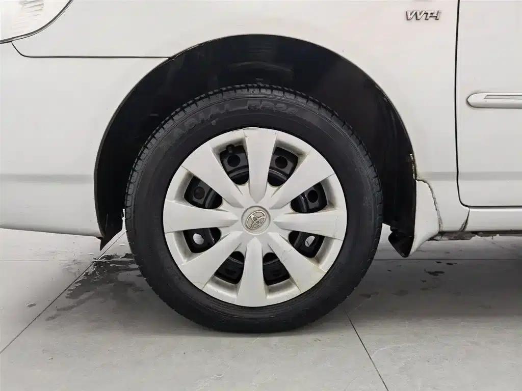 Corolla 2010 1.6L Manual Classic Edition — миниатюра 17