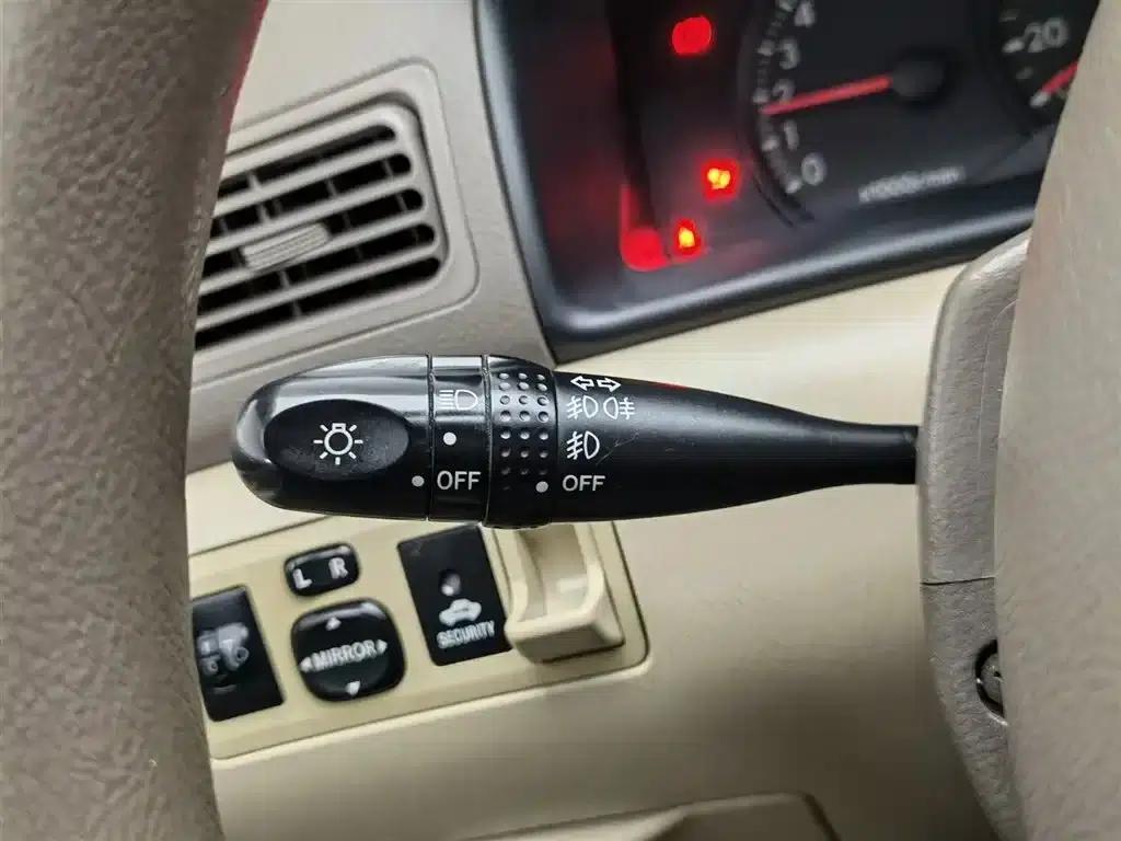 Corolla 2010 1.6L Manual Classic Edition — миниатюра 21