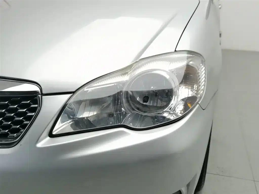 Corolla 2010 1.6L Manual Classic Edition — миниатюра 7