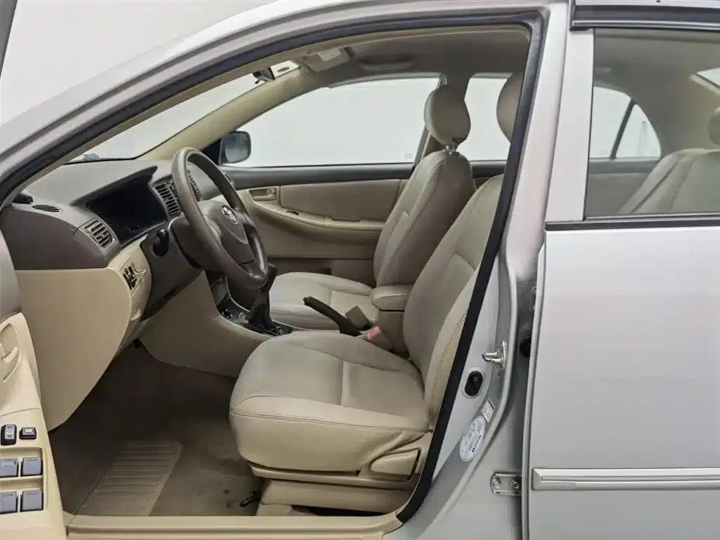 Corolla 2010 1.6L Manual Classic Edition — миниатюра 10