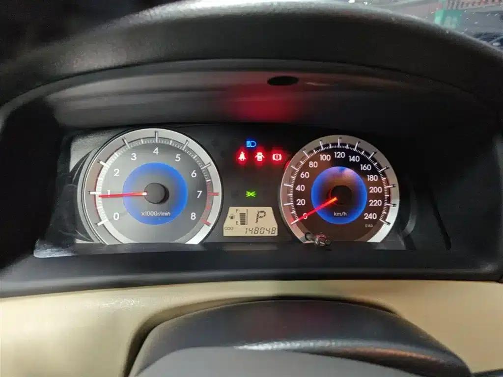 Corolla 2013 1.6L Automatic Deluxe Edition — миниатюра 12