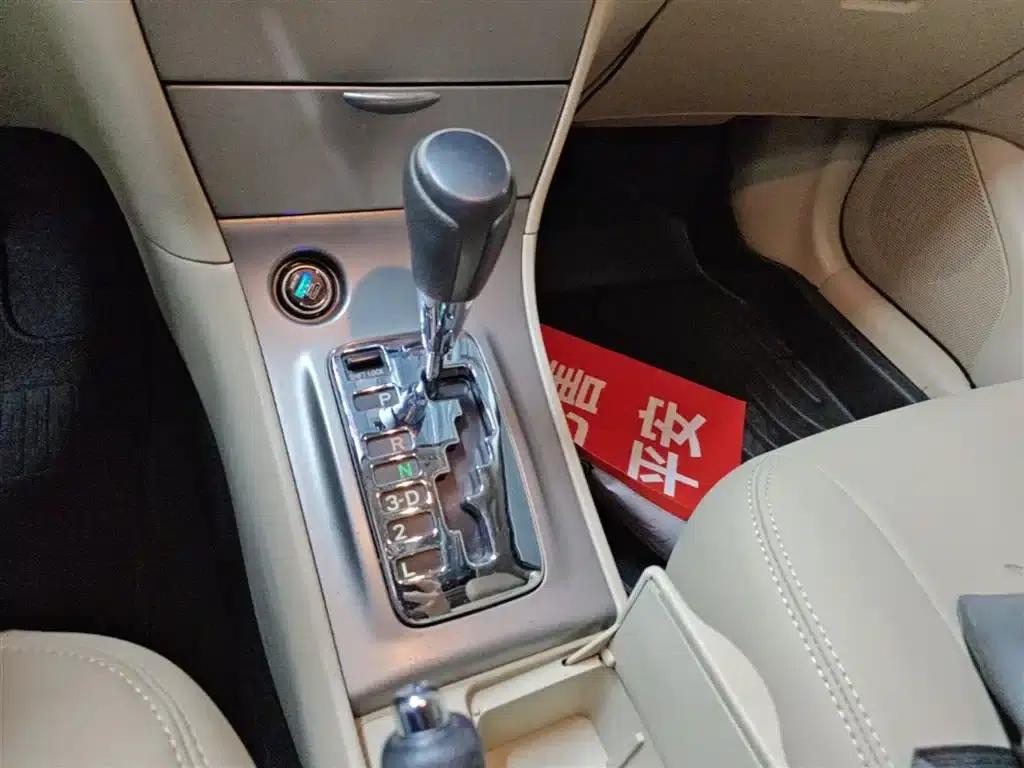 Corolla 2013 1.6L Automatic Deluxe Edition — миниатюра 14