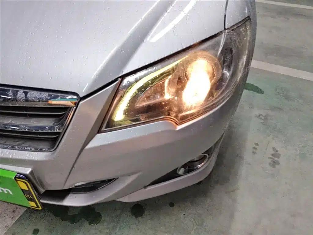 Corolla 2013 1.6L Automatic Deluxe Edition — миниатюра 24