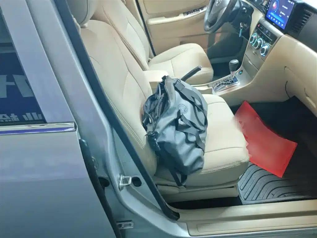 Corolla 2013 1.6L Automatic Deluxe Edition — миниатюра 25