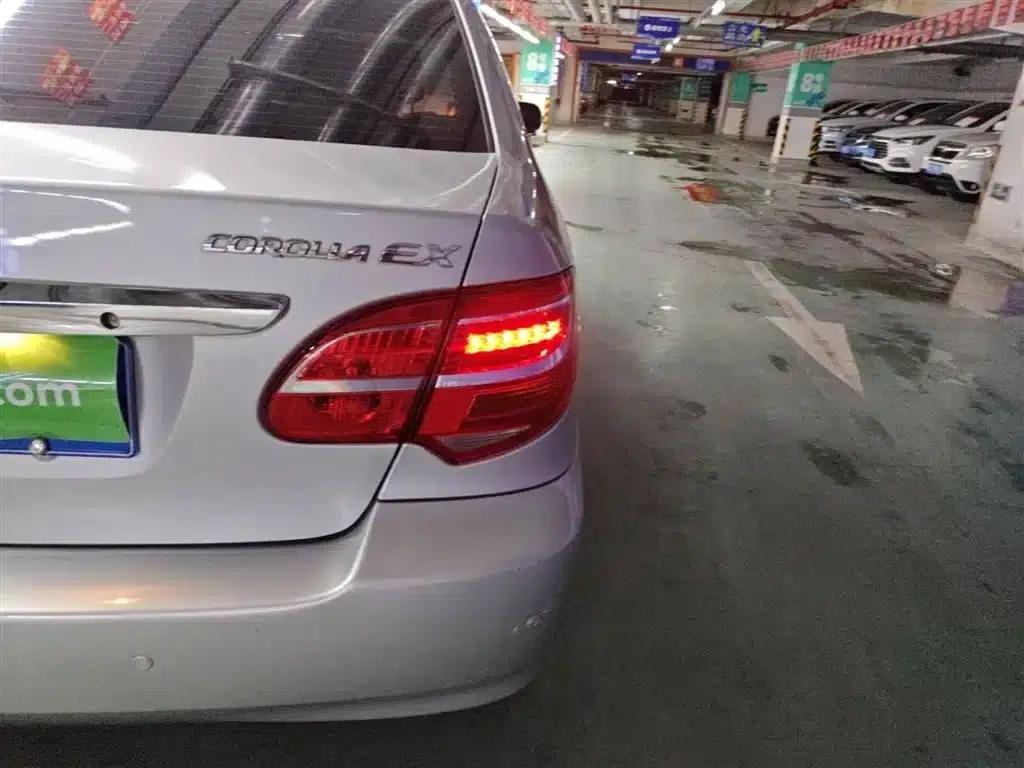 Corolla 2013 1.6L Automatic Deluxe Edition — миниатюра 8