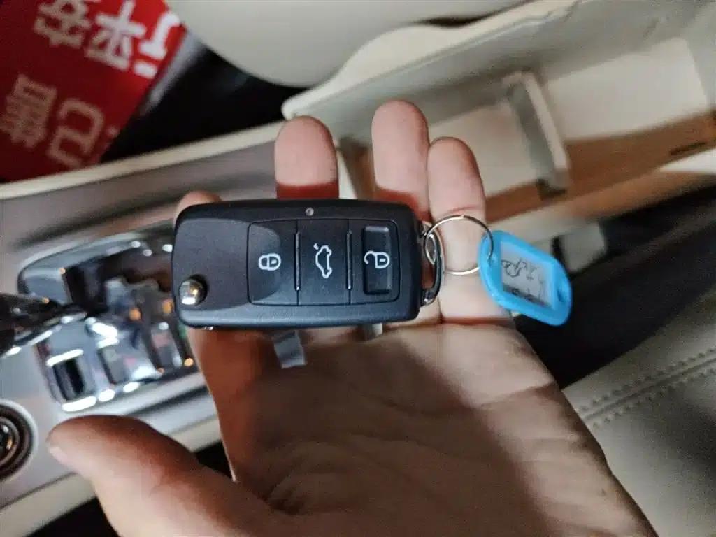 Corolla 2013 1.6L Automatic Deluxe Edition — миниатюра 9
