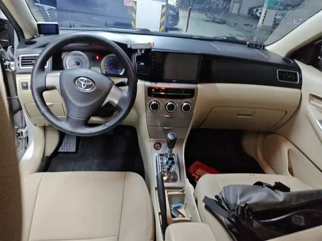 Corolla 2013 1.6L Automatic Deluxe Edition — миниатюра 10