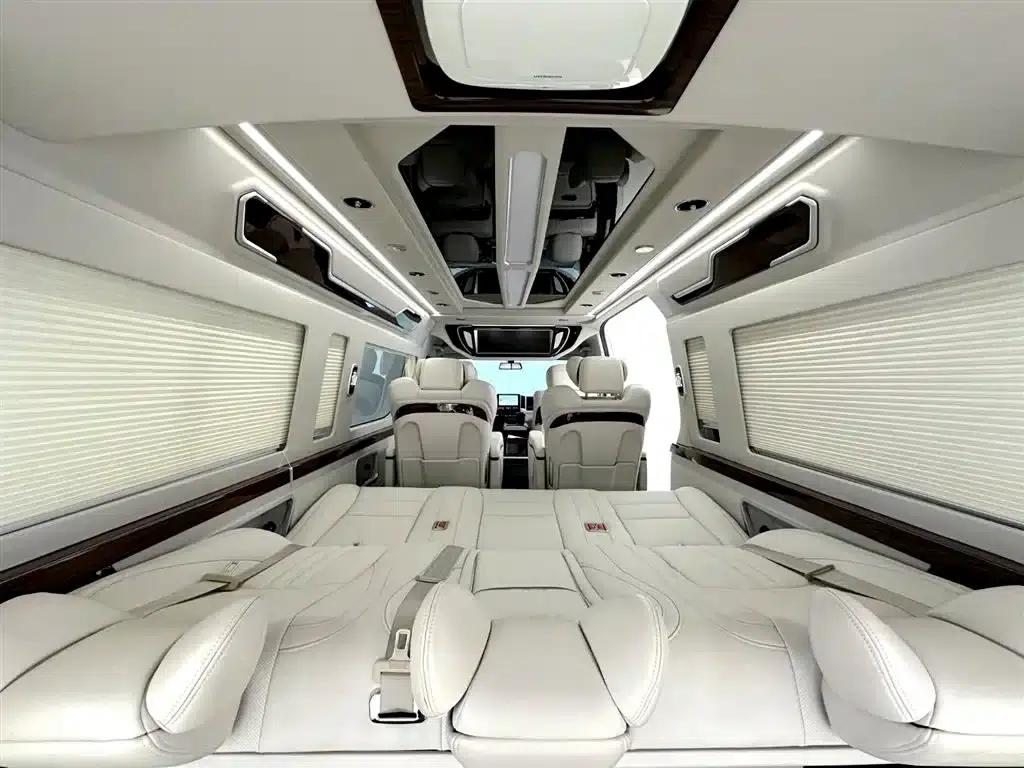 2021 HIACE 3.5L 7-seater Middle East version — миниатюра 11