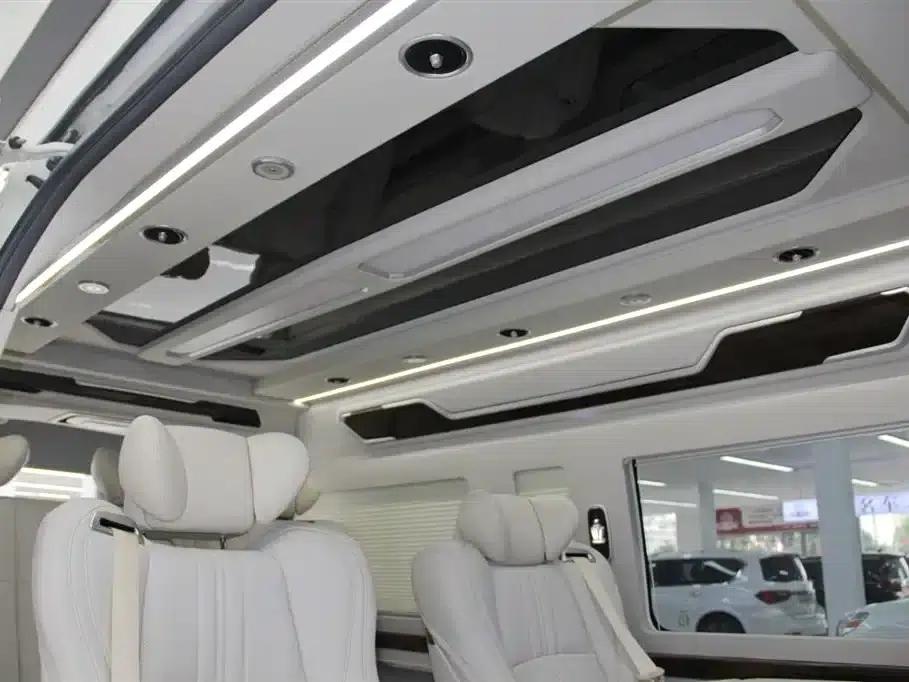 2021 HIACE 3.5L 7-seater Middle East version — миниатюра 16