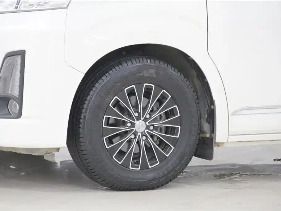 2021 HIACE 3.5L 7-seater Middle East version — миниатюра 34