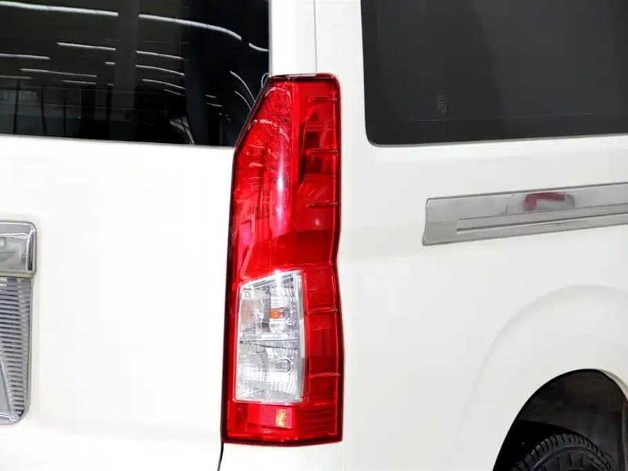 2021 HIACE 3.5L 7-seater Middle East version — миниатюра 35