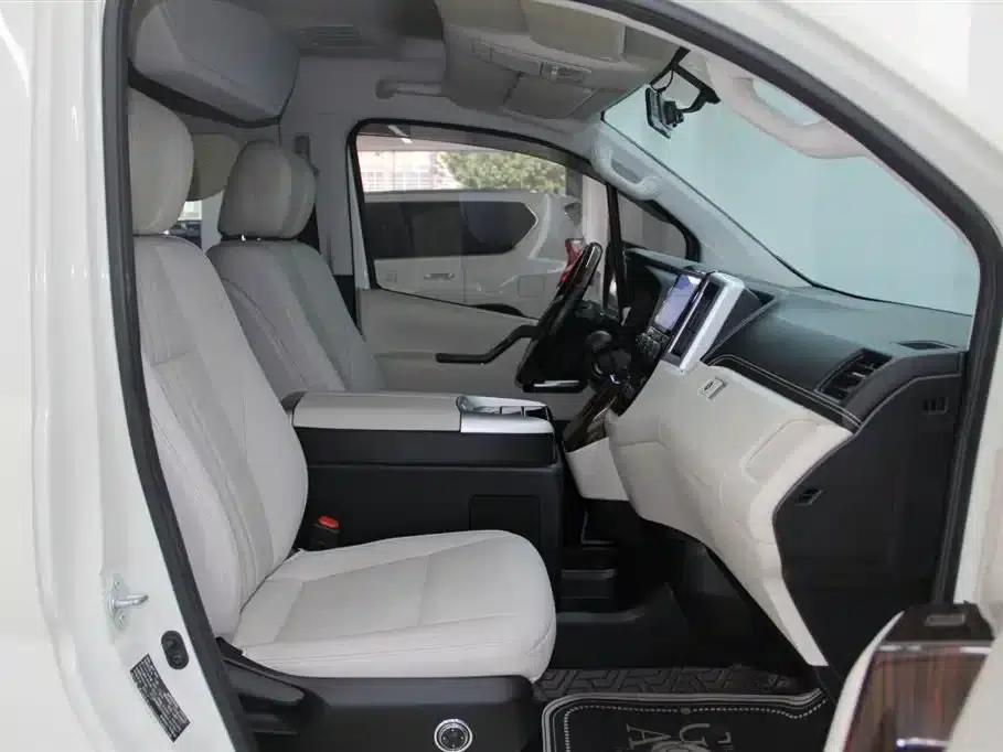 2021 HIACE 3.5L 7-seater Middle East version — миниатюра 8