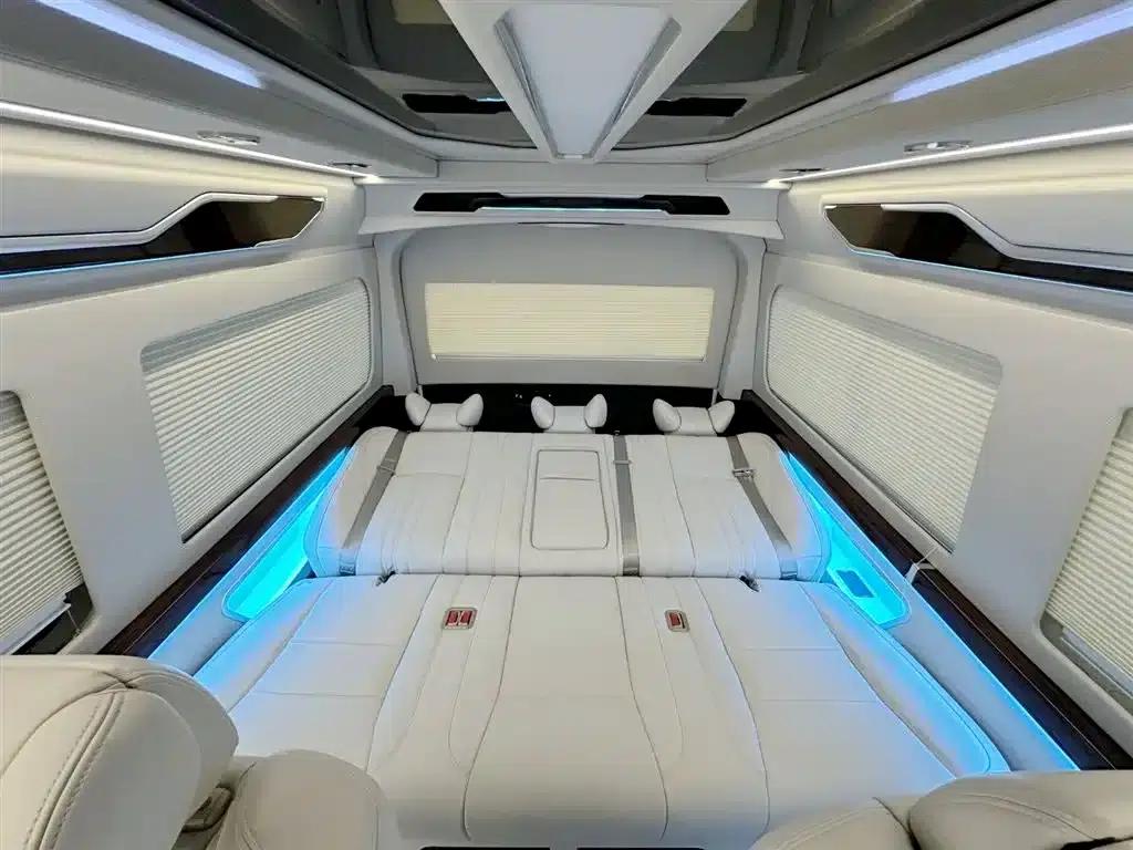 2021 HIACE 3.5L 7-seater Middle East version — миниатюра 10