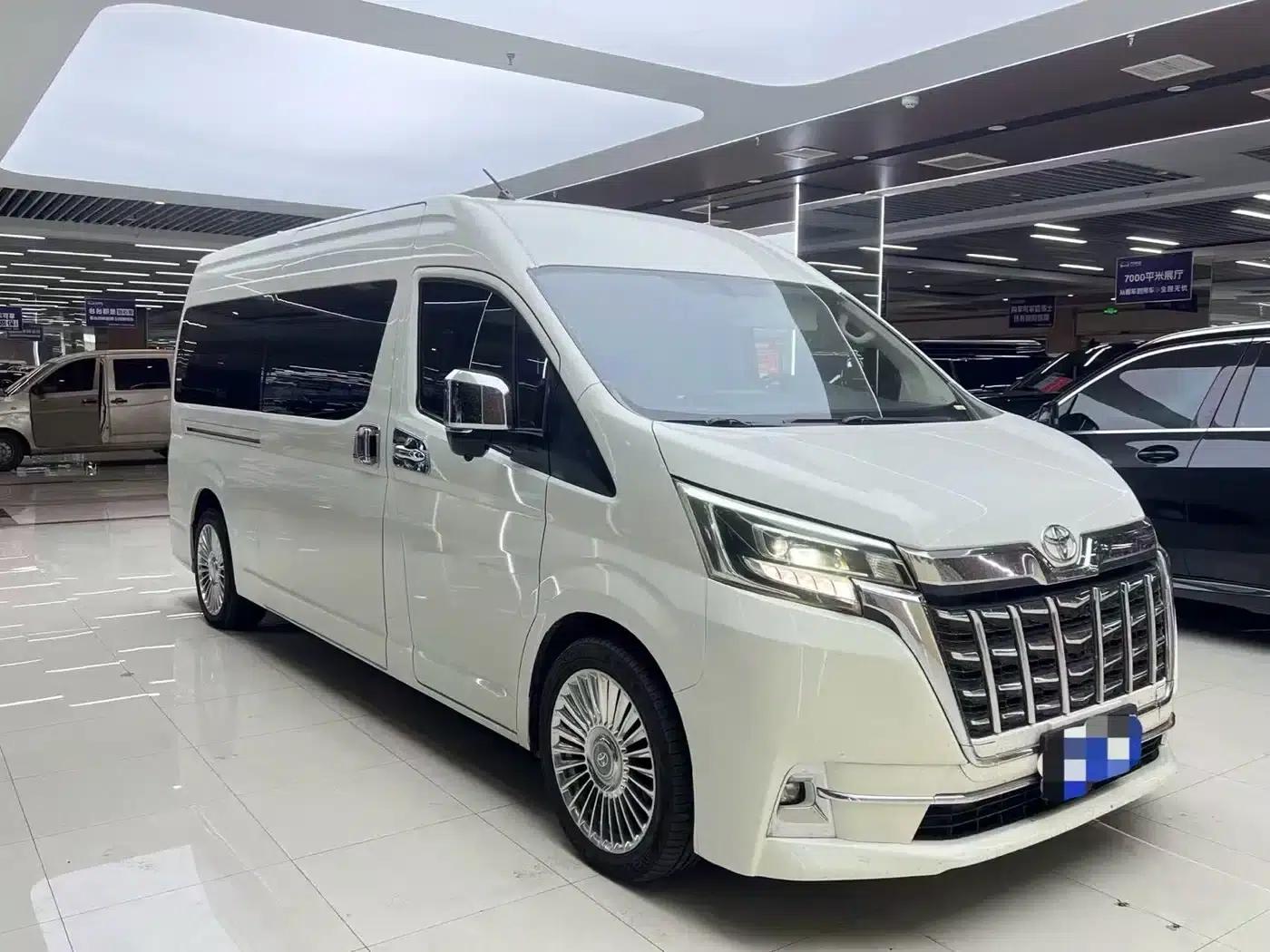 2022 HIACE 3.5L Automatic — миниатюра 3