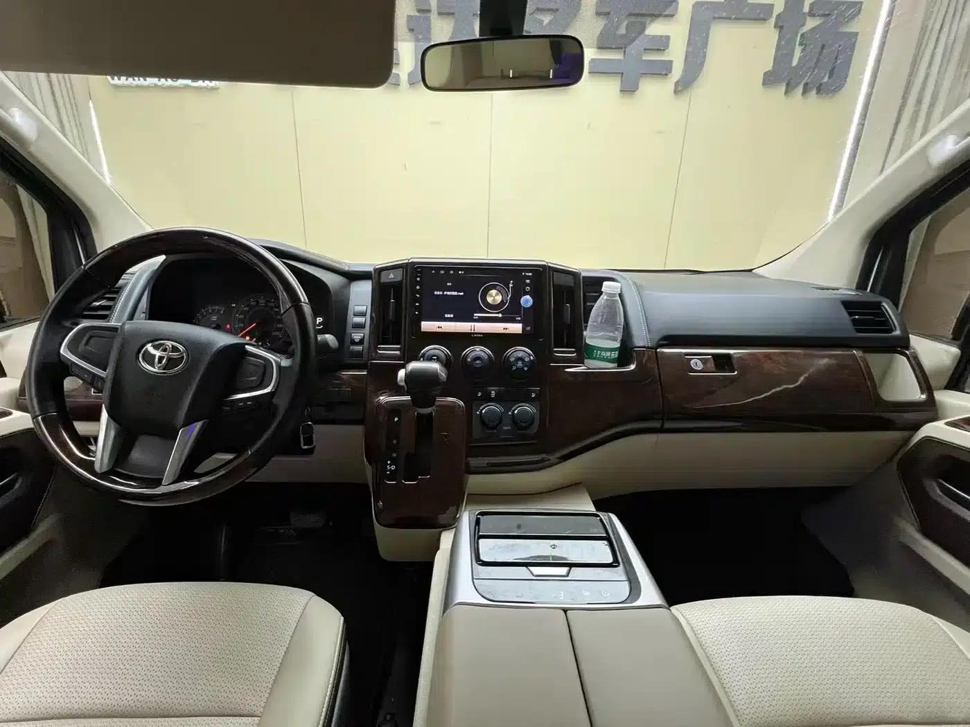 2022 HIACE 3.5L Automatic — миниатюра 6