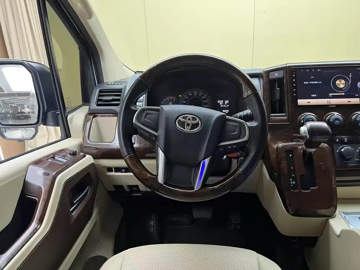 2022 HIACE 3.5L Automatic — миниатюра 7