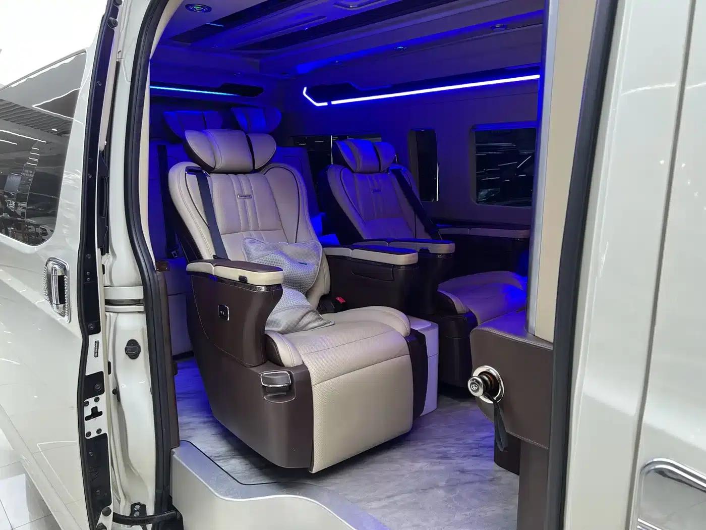 2022 HIACE 3.5L Automatic — миниатюра 8