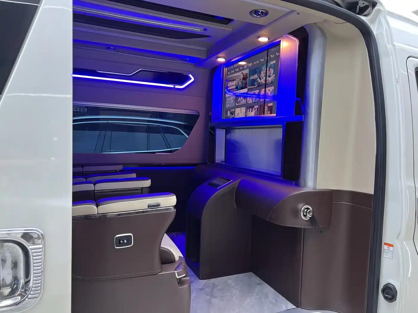 2022 HIACE 3.5L Automatic — миниатюра 9
