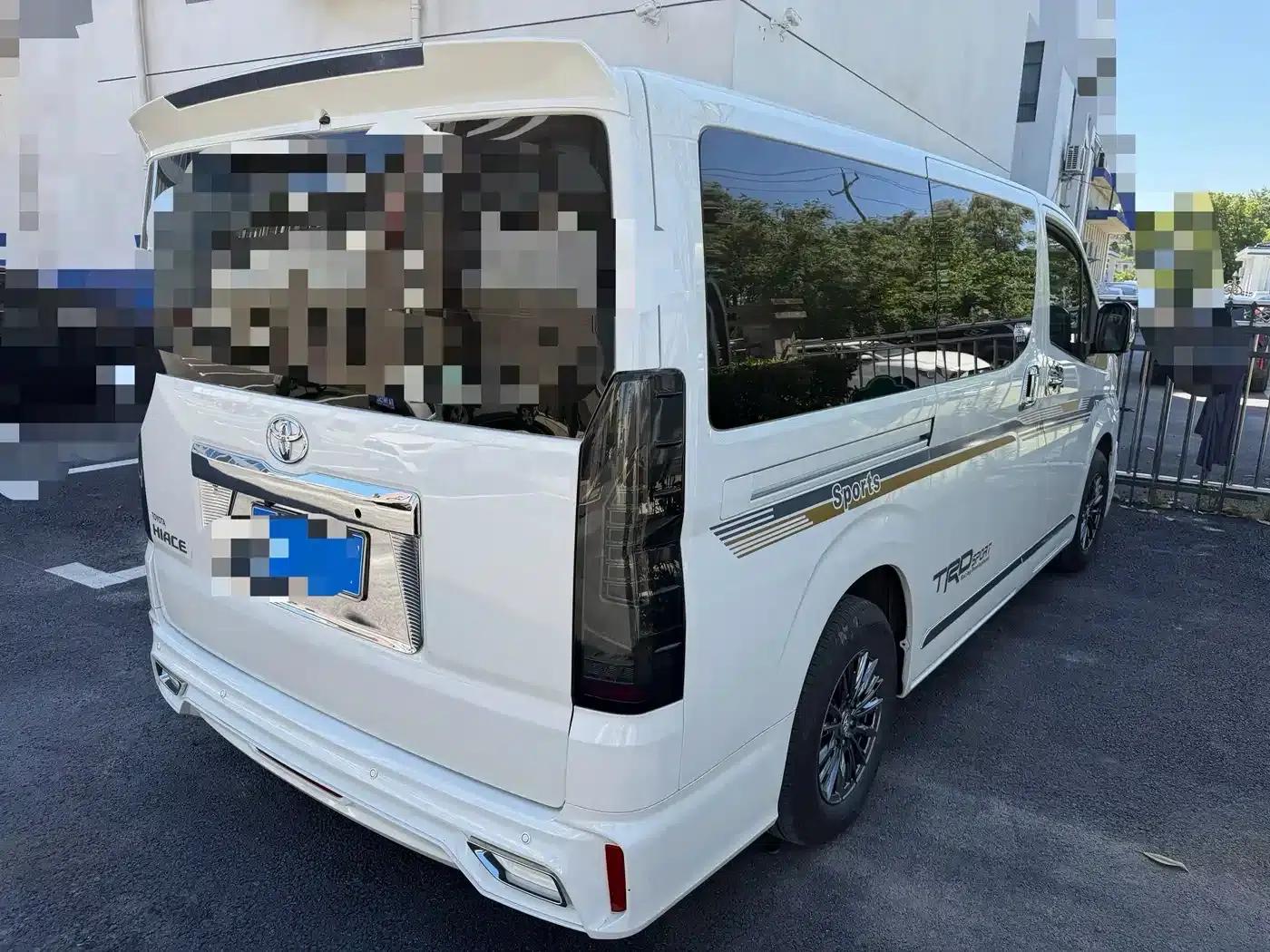 2025 HIACE 3.5L Automatic — миниатюра 2