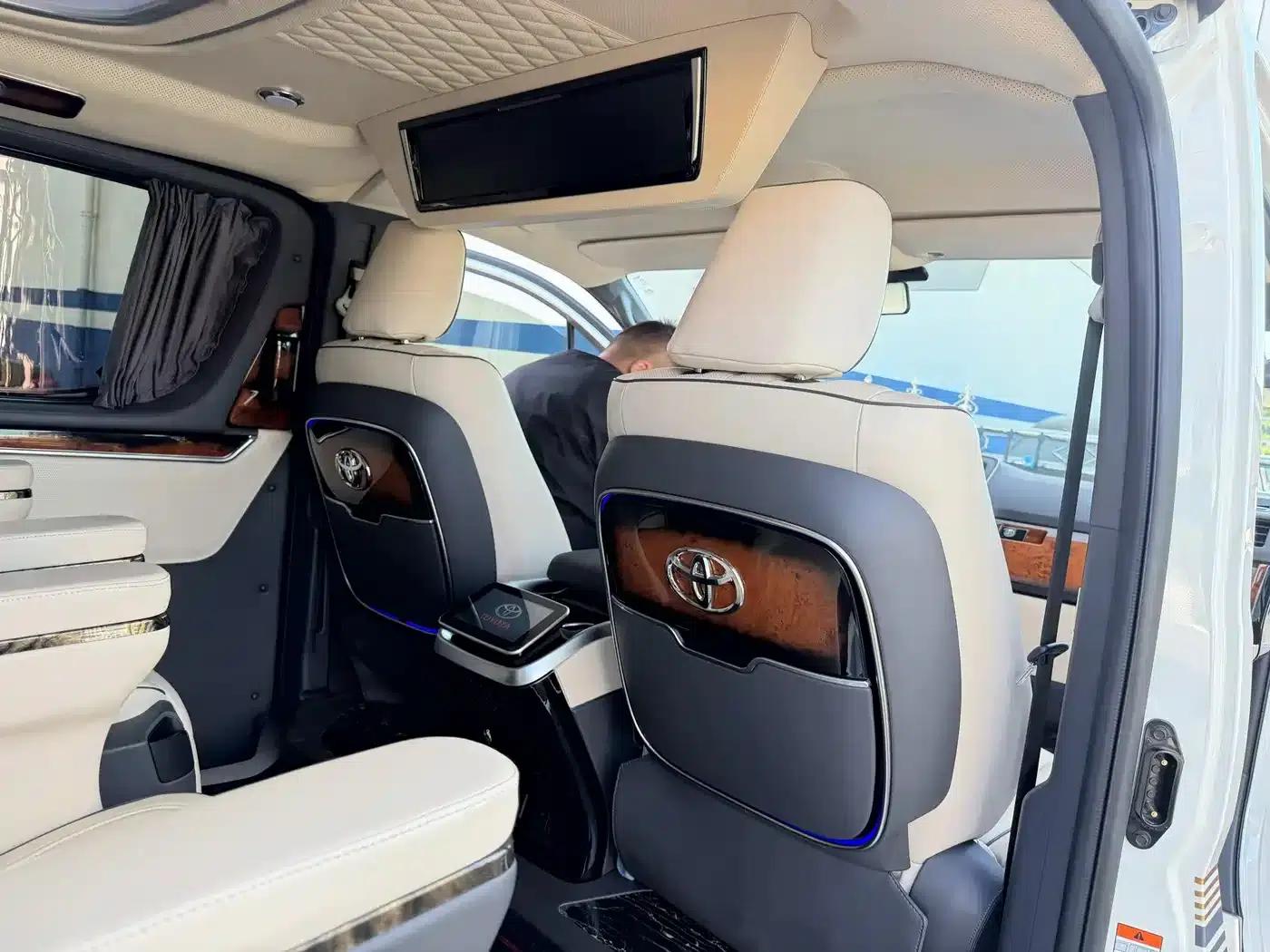 2025 HIACE 3.5L Automatic — миниатюра 5