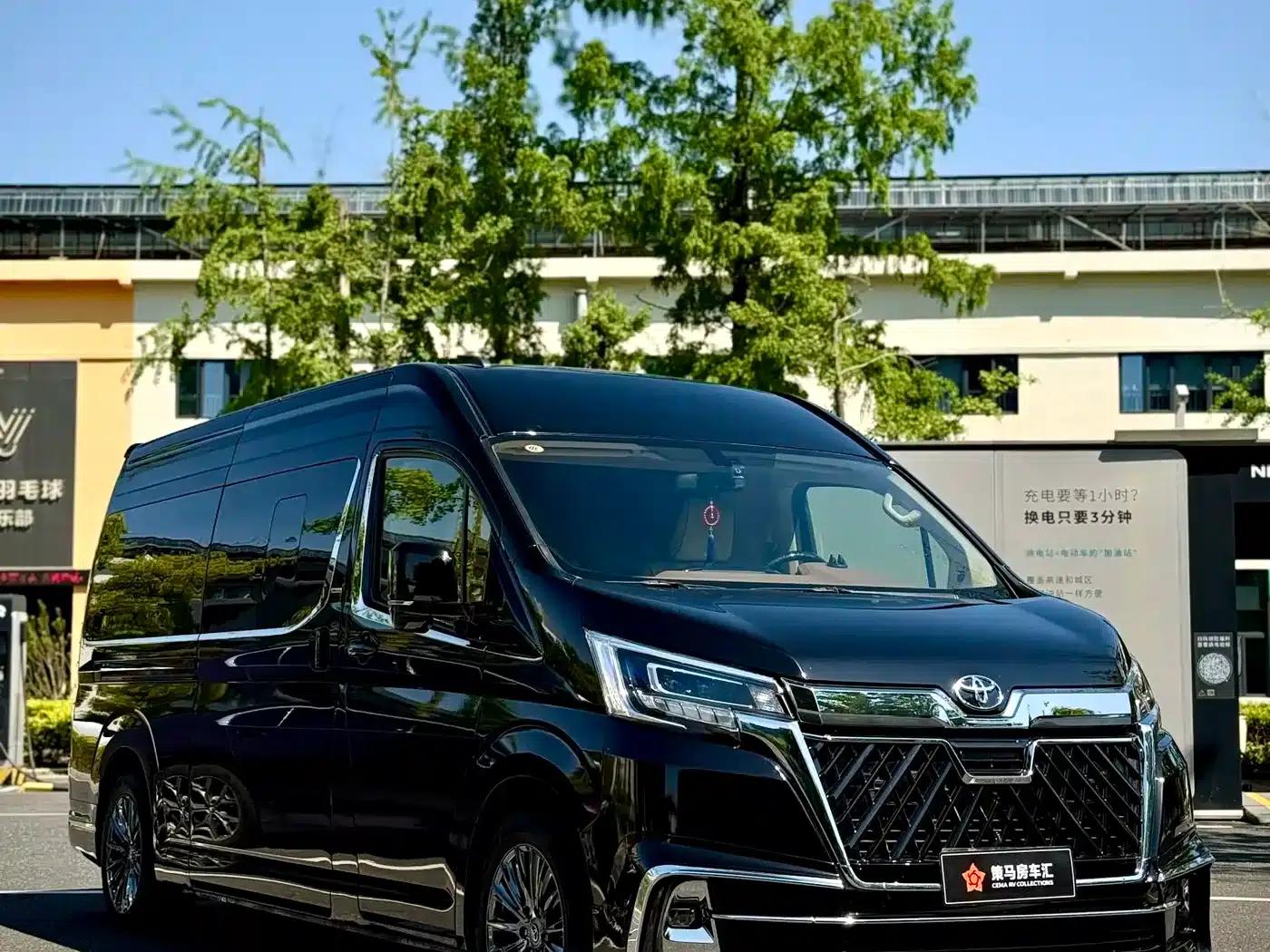 HIACE 2025 3.5L Rear-Wheel Drive 7-Seater Original Custom Edition — миниатюра 2