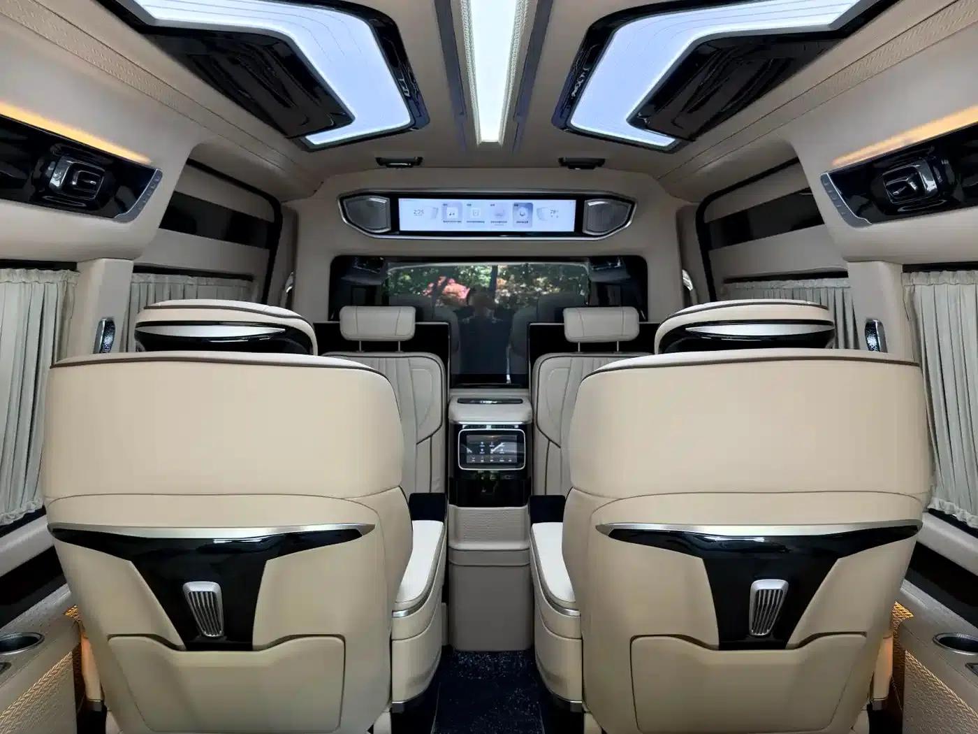 HIACE 2025 3.5L Rear-Wheel Drive 7-Seater Original Custom Edition — миниатюра 7