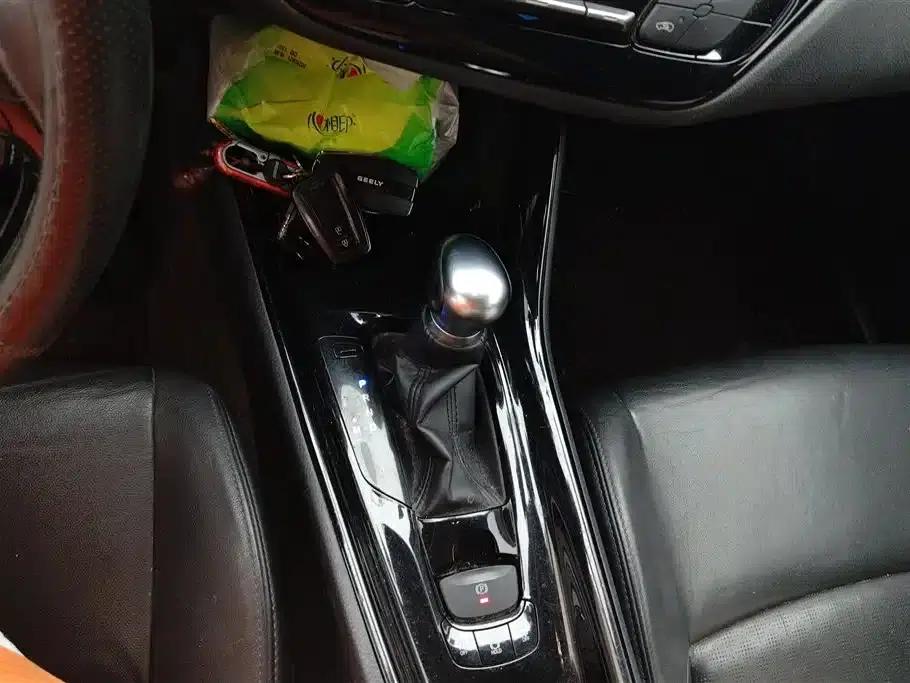 2018 Toyota IZOA 2.0L Elegance Edition (National V Emission Standard) — миниатюра 16