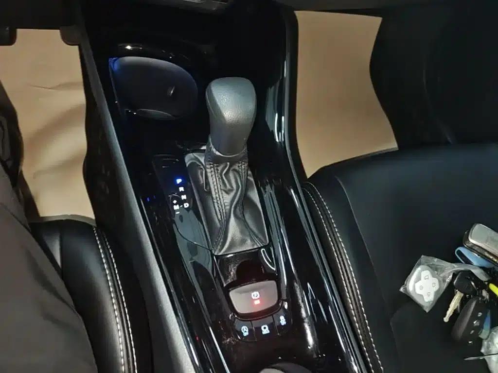 2020 Toyota IZOA 2.0L Enjoy Edition — миниатюра 14
