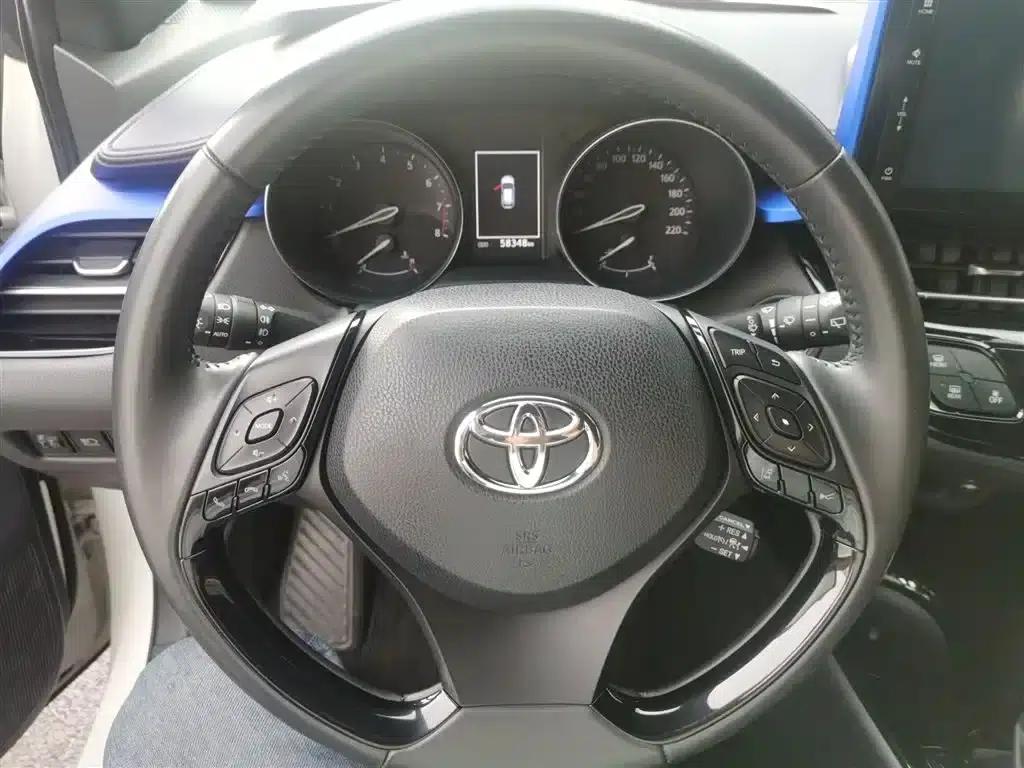 2018 Toyota IZOA 2.0L Elegance Edition (National V Emission Standard) — миниатюра 3